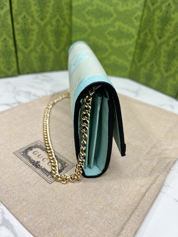 グッチ財布コピー内部構造